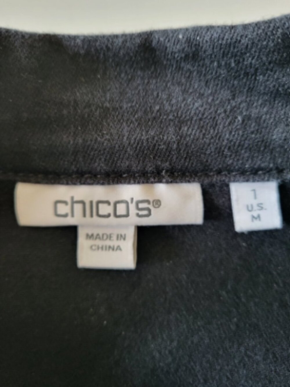 Chico's Size 1 Reg Medium Black Denim Cropped Jean Jacket 20 in length 4 Pockets - Picture 4 of 13